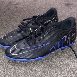 Nike Unisex Black and Blue Soccer Cleats
